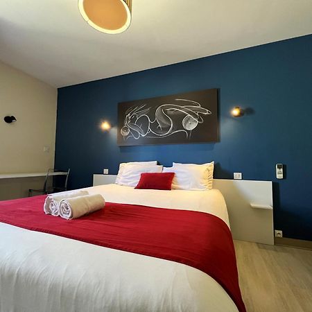 Brit Hotel Du Parc Niort Centre-Parking Gratuit Exterior photo