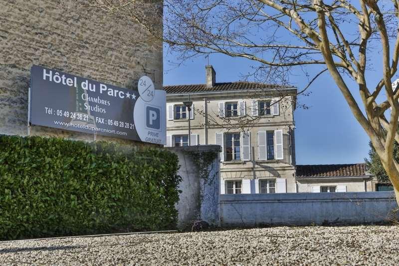 Brit Hotel Du Parc Niort Centre-Parking Gratuit Exterior photo