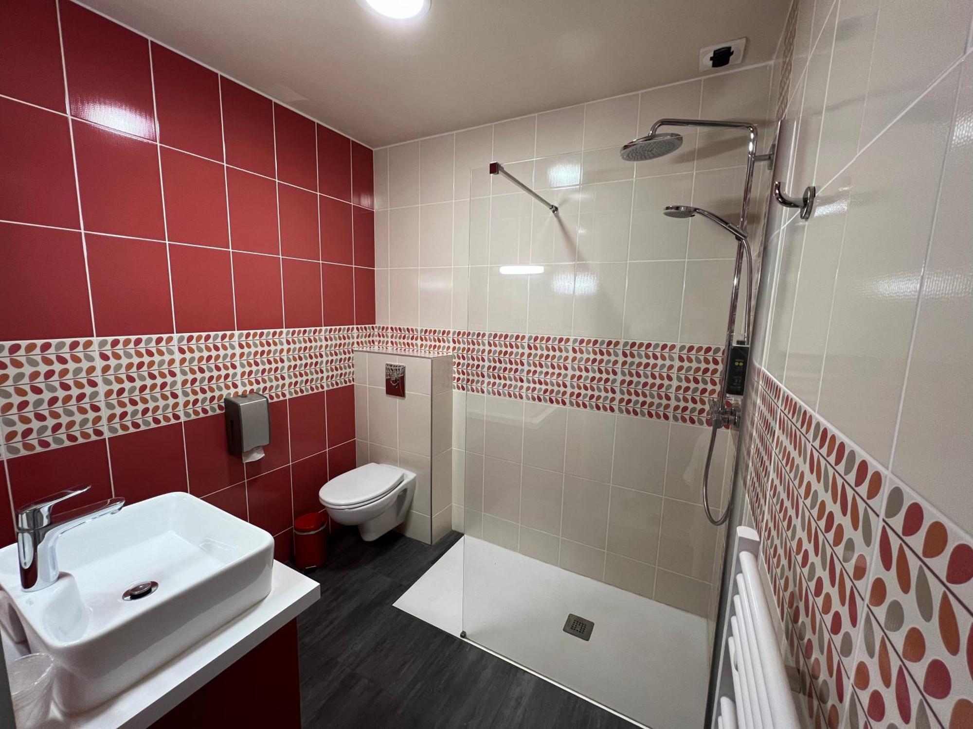 Brit Hotel Du Parc Niort Centre-Parking Gratuit Exterior photo