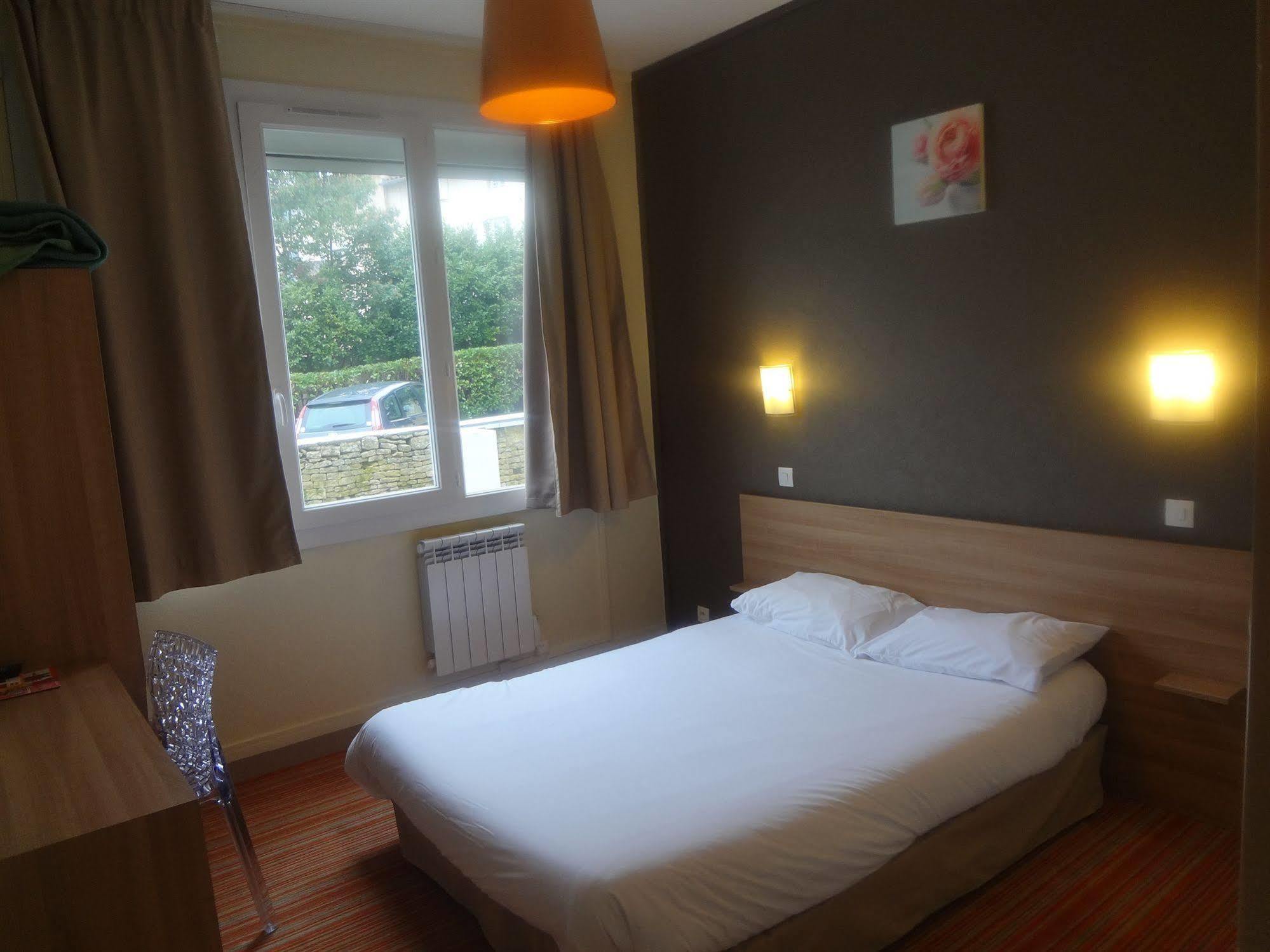 Brit Hotel Du Parc Niort Centre-Parking Gratuit Exterior photo
